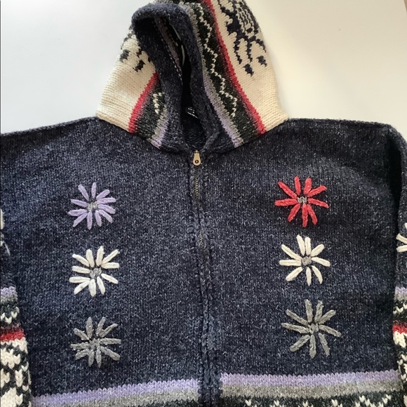 Vintage women knitted sweater. Made in Peru. Size M. - Picture 9 of 14